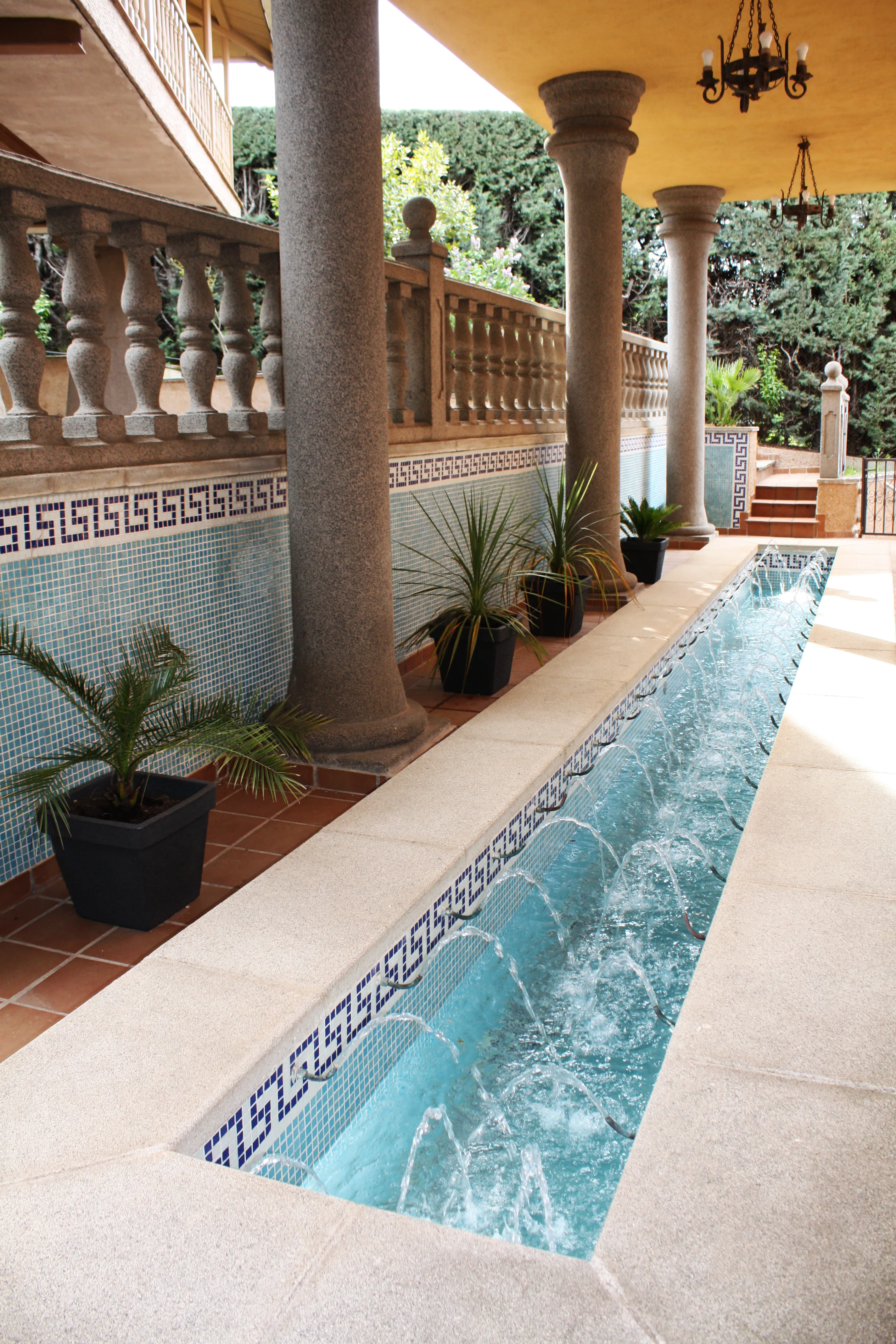 Fuentes decorativas en los jardines